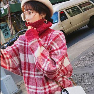 Turtle-neck Plaid Sweater