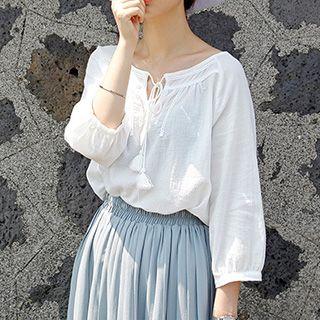 Tie Front 3/4 Sleeve Blouse