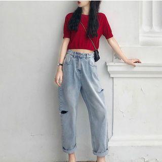 Set: Short-sleeve Crop T-shirt + Cut-out Washed Jeans