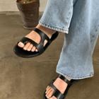 Toe-loop Cutout Flip-flops