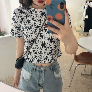 Floral Short-sleeve T-shirt / Wide Leg Jeans