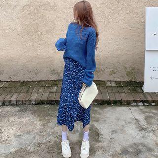 Loose-fit Knit Sweater / Leopard-print Midi Skirt