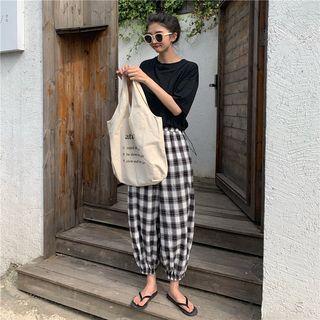 Elbow-sleeve T-shirt / Plaid Harem Pants