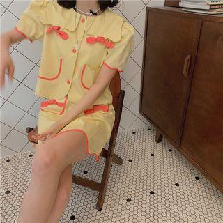 Short-sleeve Contrast Trim Collar Blouse / A-line Mini Skirt