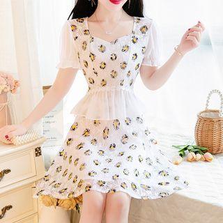 Set: Short-sleeve Floral Lace Peplum Top / Mini A-line Skirt