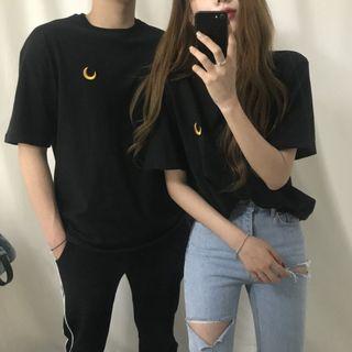 Short-sleeve Moon Embroidered T-shirt