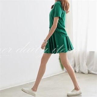 Set: T-shirt + Inner Shorts Flare Miniskirt