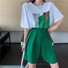 Round-neck Graphic Print Oversize T-shirt / High Waist Wide Leg Shorts