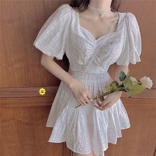 Lace V-neck Short-sleeve Top / Skirt