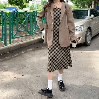 Two Button Plain Blazer / Sleeveless Check Dress