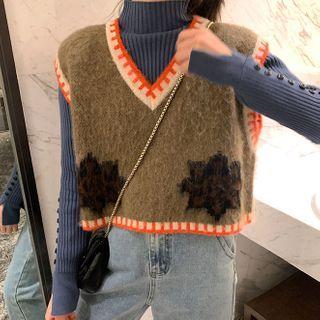 Flower Embroidered Knit Vest / Rib Knit Top