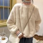 Turtleneck Furry Sweatshirt / Crossbody Bag / Cropped Straight Cut Pants / Set