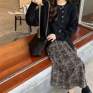 Plain Cardigan / Leopard Print Midi Skrit