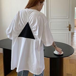 Short-sleeve Panel Back Lettering Top