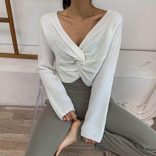 Knotted-front Cropped Knit Top