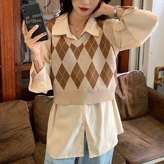 V-neck Argyle Sweater Vest / Plain Shirt
