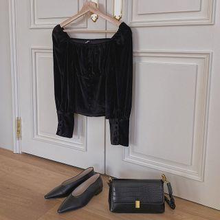 Off-shoulder Velvet Cropped Blouse One Size