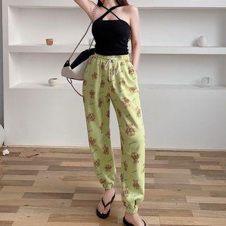 Plain Halter Top / Bear Print Sweatpants