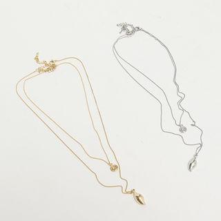 Set: Medallion Necklace + Seashell Necklace