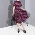 Short-sleeve Patterned Midi A-line Dress As Shown In Figure - One Size