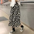 Short-sleeve Eyelet Ruffle Top / Floral A-line Midi Skirt