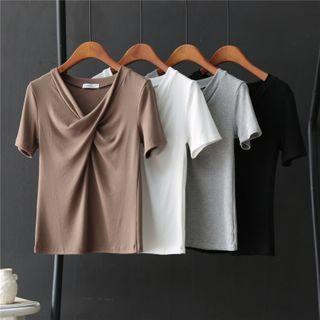 Short-sleeve V-neck Twist T-shirt
