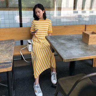 Striped Short-sleeve Midi Knit Dress Navy Blue - One Size
