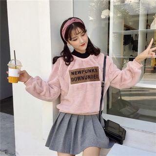 Lettering Furry Pullover