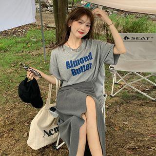 Elbow-sleeve Lettering T-shirt / Midi A-line Skirt