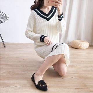 V-neck Colorblock Sweater Dress