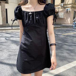 Plain Square-neck Short-sleeve Slim-fit Dress Black - One Size