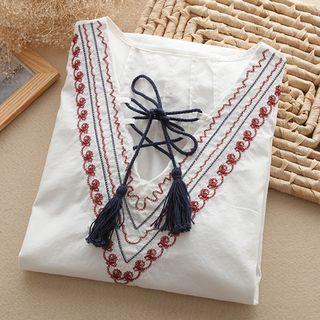 Tie-neck Embroidery Blouse
