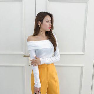 Off-shoulder Asymmetric Slim Top