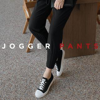 Pleated-hem Jogger Pants