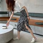 Cut-out Short-sleeve T-shirt / Floral Print Midi A-line Skirt