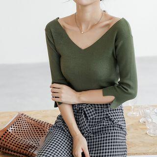 V-neck Elbow-sleeved Knit Top