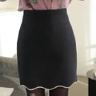 Contrast-trim Scallop-hem Skirt