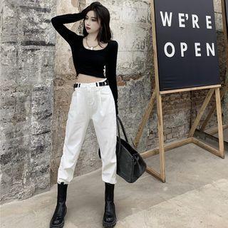 U-neck Crop T-shirt / High-waist Harem Jeans