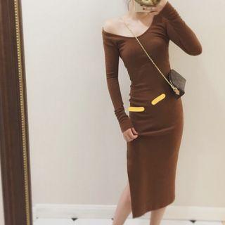 Scoop-neck Slit Midi Knit Dress