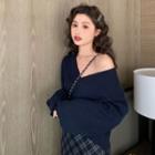 Plain V-neck Loose-fit Sweater / Plaid Slim-fit Skirt