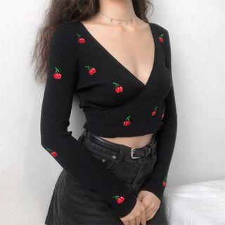 V-neck Cherry Print T-shirt Black - One Size