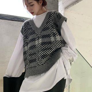 Long-sleeve T-shirt / Plaid Knit Vest