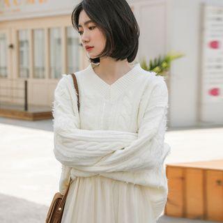 V-neck Cable-knit Sweater Off-white - One Size