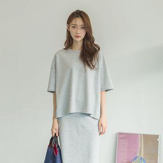 Set: Oversized T-shirt + H-line Midi Skirt