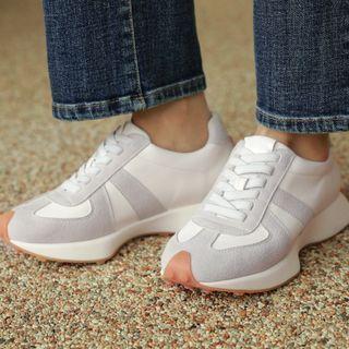 Contrast-trim Chucky Sneakers