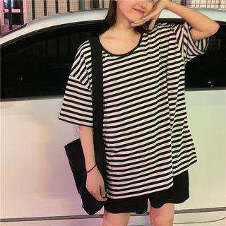 Short-sleeve Striped T-shirt / Shorts