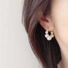 Faux Pearl Clip-on Earring 1 Pair - Gold & White - One Size