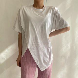 Plain Round Neck Asymmetrical Short Sleeve Slit T-shirt