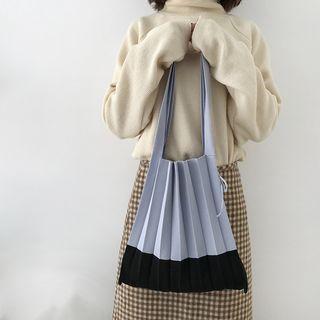 Two-tone Knit Tote Bag