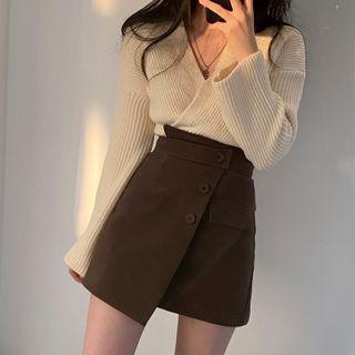 V-neck Sweater / Asymmetrical Mini A-line Skort / Set